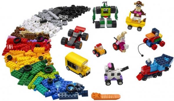 Lego 11014 Classic Stenen en wielen startersset voor kinderen vanaf 4 jaar, met speelgoedauto, trein, bus, robot en meer