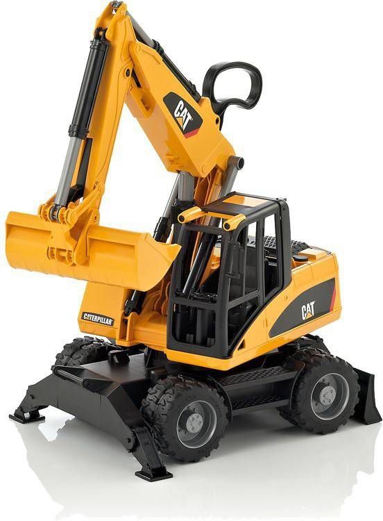 Bruder Caterpillar M316D Graafmachine op banden(02445 )